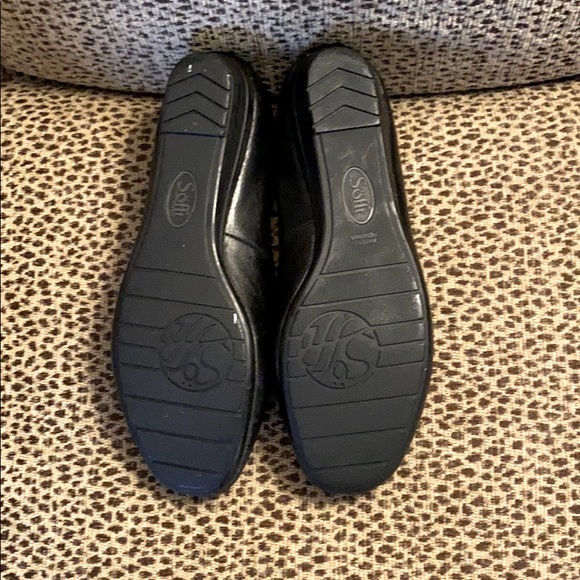 Shoes - Picture 3 of 6